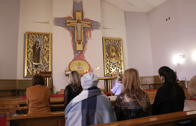 Spotkanie rozpocznie adoracja Najświętszego Sakramentu w kaplicy seminaryjnej.