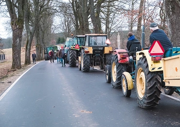 Protest pod rezydencją posła.