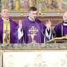 	Jubileuszowej Eucharystii przewodniczył obecny duszpasterz grupy, ks. Mateusz Kruszewski.