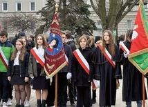 W obchodach licznie wzięli udział uczniowie stalowowolskich szkół.