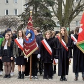 W obchodach licznie wzięli udział uczniowie stalowowolskich szkół.