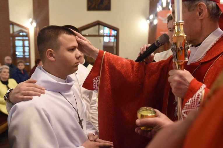 Bierzmowanie w par. Miłosierdzia Bożego w Brzesku
