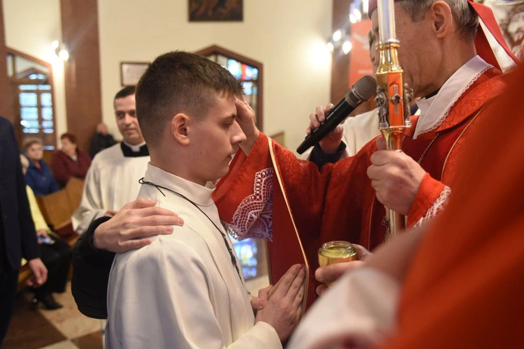 Bierzmowanie w par. Miłosierdzia Bożego w Brzesku