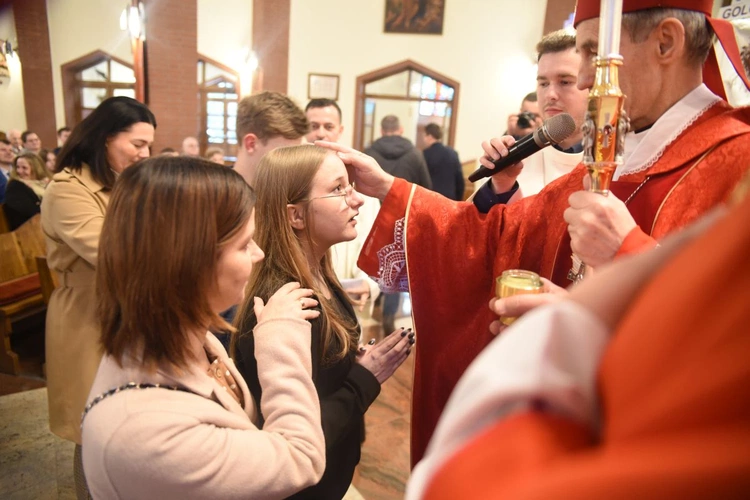 Bierzmowanie w par. Miłosierdzia Bożego w Brzesku