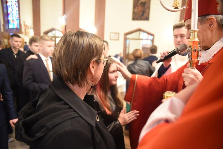 Bierzmowanie w par. Miłosierdzia Bożego w Brzesku