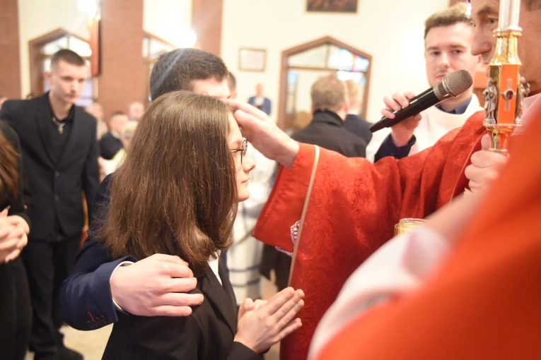Bierzmowanie w par. Miłosierdzia Bożego w Brzesku