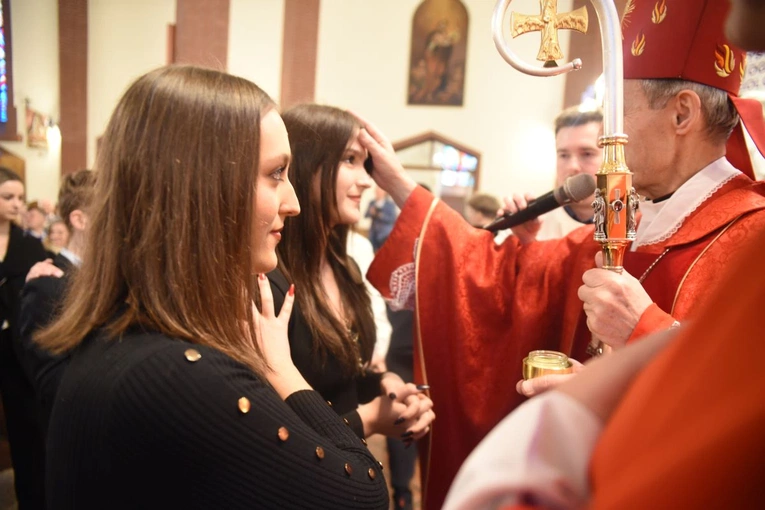 Bierzmowanie w par. Miłosierdzia Bożego w Brzesku