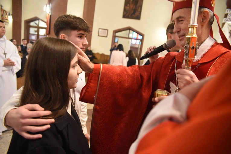 Bierzmowanie w par. Miłosierdzia Bożego w Brzesku