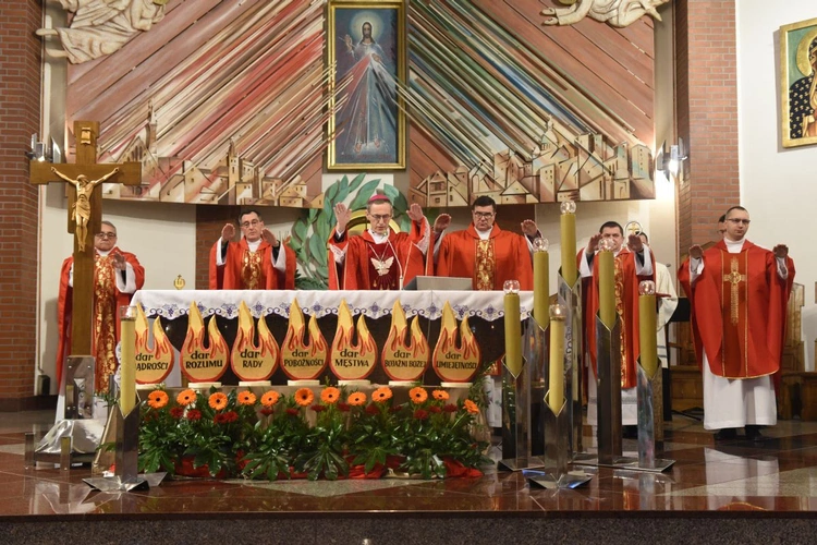 Bierzmowanie w par. Miłosierdzia Bożego w Brzesku