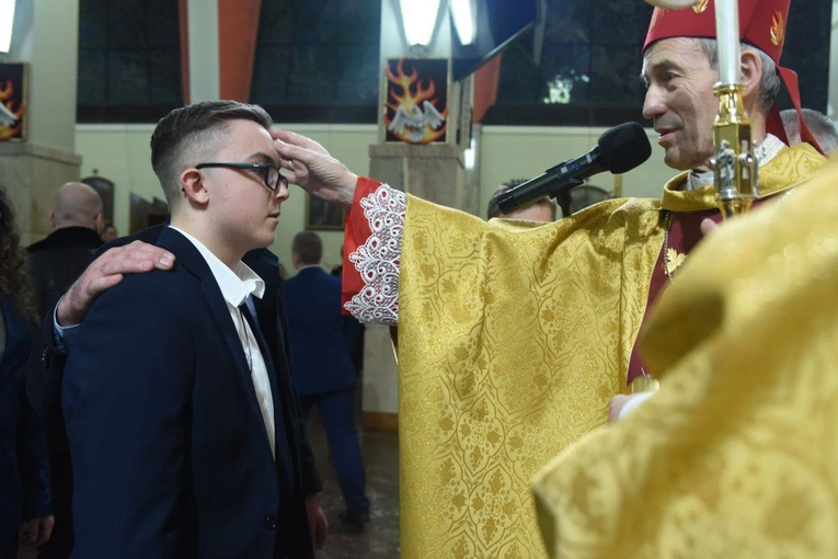 Bierzmowanie w par. św. Jakuba w Brzesku