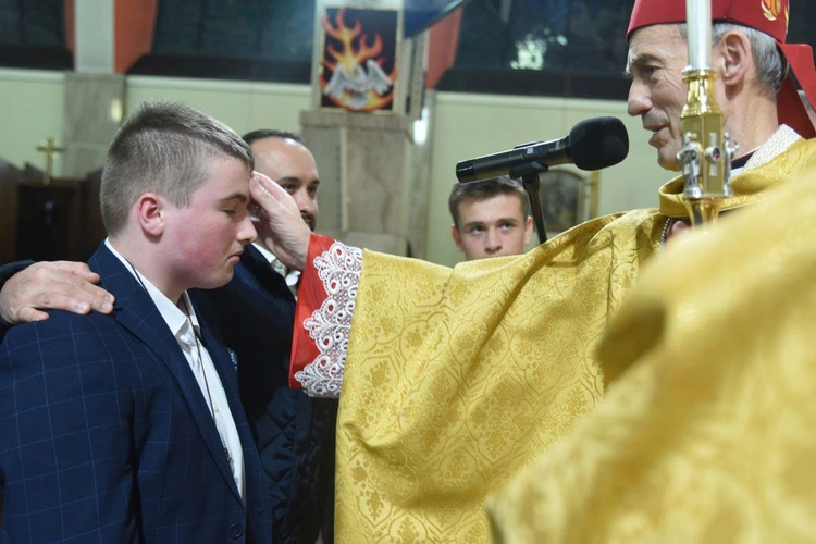 Bierzmowanie w par. św. Jakuba w Brzesku