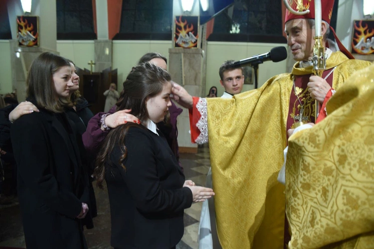 Bierzmowanie w par. św. Jakuba w Brzesku