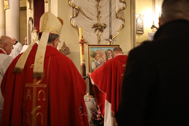 Relikwie błogosławionej rodziny Ulmów w Skierniewicach