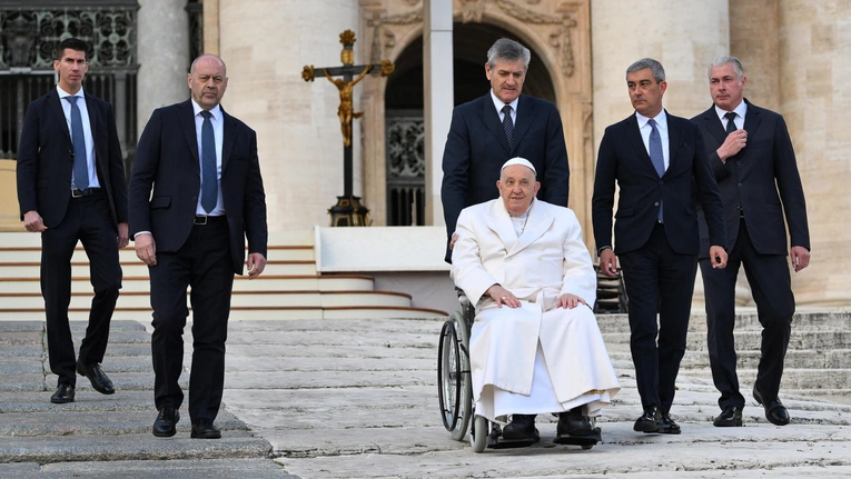Papież: ofiar nadużyć trzeba wysłuchiwać!