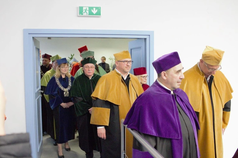 30-lecie Uniwersytetu Opolskiego. Doktorat honoris causa dla prof. F.A. Marka