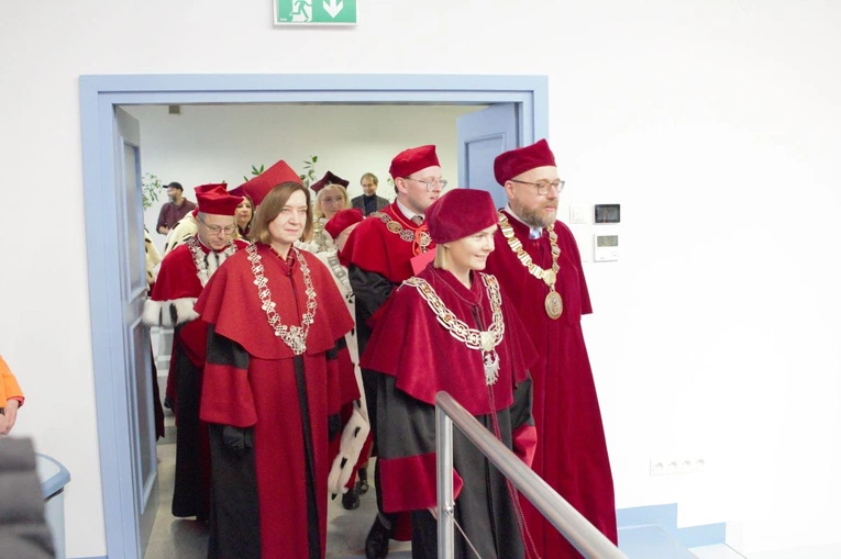 30-lecie Uniwersytetu Opolskiego. Doktorat honoris causa dla prof. F.A. Marka