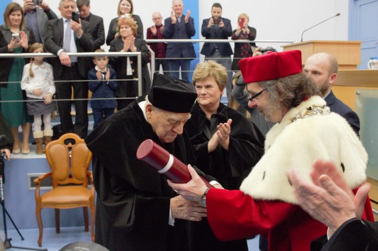 30-lecie Uniwersytetu Opolskiego. Doktorat honoris causa dla prof. F.A. Marka