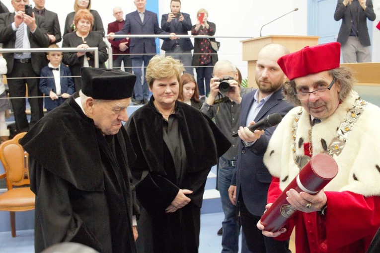 30-lecie Uniwersytetu Opolskiego. Doktorat honoris causa dla prof. F.A. Marka