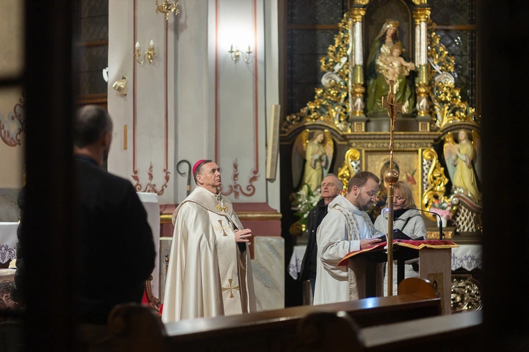Liturgia słowa z bp. Adamem Bałabuchem