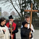 Zanieśli krzyż do Heiligen-Kreuz