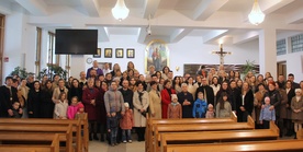 W Kąclowej powstało 11 róż rodziców modlących się za dzieci