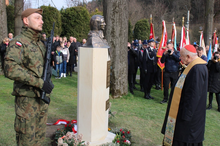 Pomnik góralki - Sprawiedliwej wśród Narodów Świata
