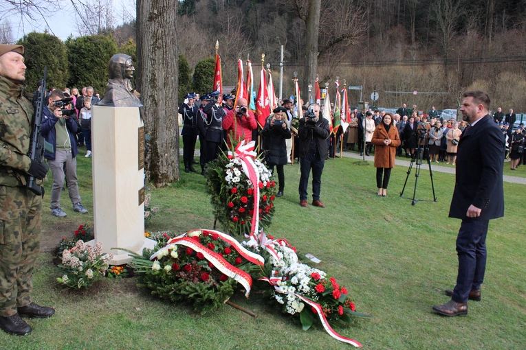 Pomnik góralki - Sprawiedliwej wśród Narodów Świata