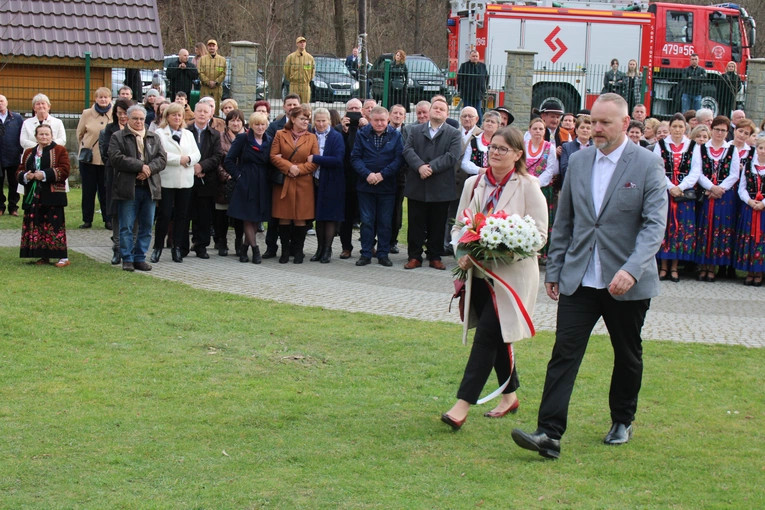 Pomnik góralki - Sprawiedliwej wśród Narodów Świata