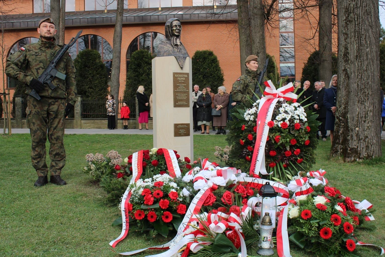 Pomnik góralki - Sprawiedliwej wśród Narodów Świata