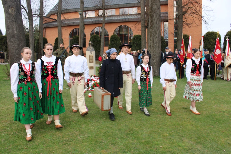 Pomnik góralki - Sprawiedliwej wśród Narodów Świata
