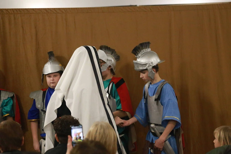 Misterium w Cieniawie