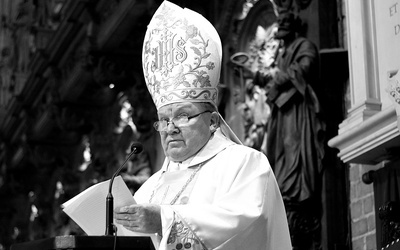 Zmarł abp Marian Gołębiewski 