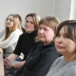 Caritas prowadzi kursy języka polskiego dla uchodźców z Ukrainy