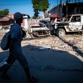 Przewodniczący episkopatu Haiti ostrzega: kraj jest na krawędzi wojny domowej