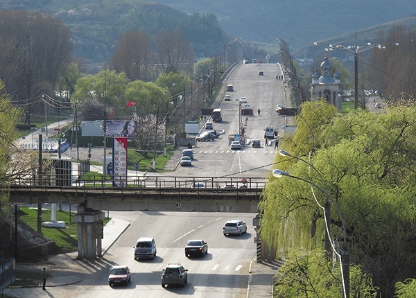 Nieoficjalna granica między Mołdawią i Naddniestrzem w mieście Rybnica.