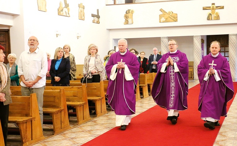 Msza św. sprawowana była w kaplicy seminaryjnej.