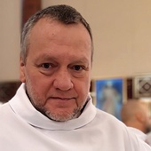 Od 2 marca jest jednym z 65 nowych nadzwyczajnych szafarzy Komunii Świętej w diecezji warszawsko-praskiej.