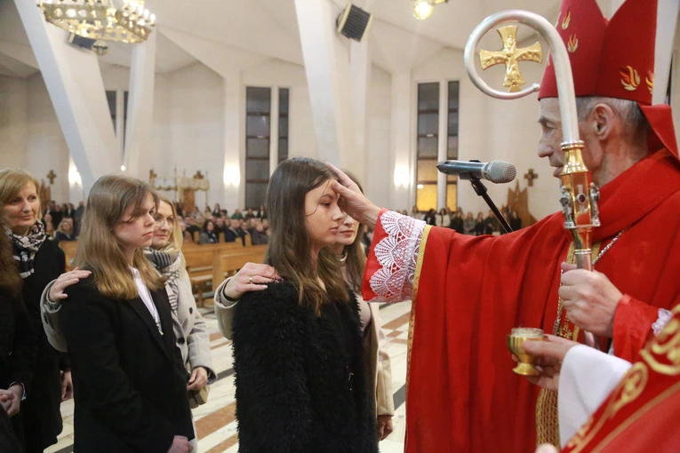 Dębica. Bierzmowanie w Miłosierdziu