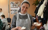 Ciasteczkowe serca Caritas na Dzień Dobra