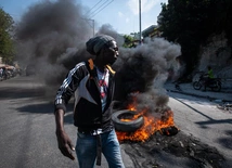 Haiti: pośród rosnącego chaosu, Kościół wciąż stara się nieść pomoc