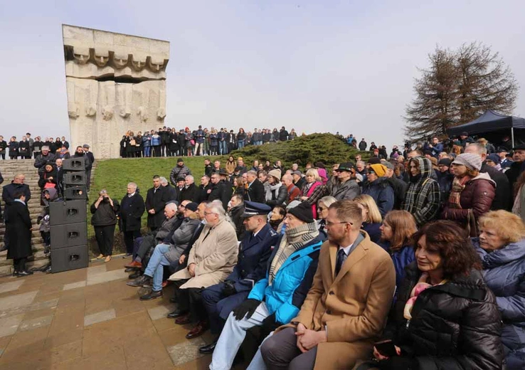 Plenerowa wystawa "KL Plaszow. Miejsce po, miejsce bez".