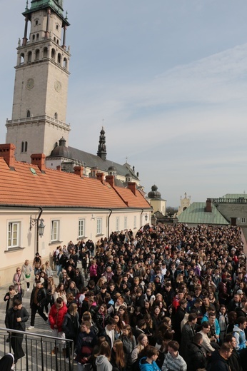 Jasna Góra. Pielgrzymka maturzystów - cz. 1