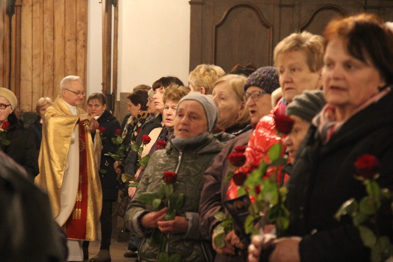 Zakliczyn. Wprowadzenie relikwii św. Rity do kościoła św. Idziego