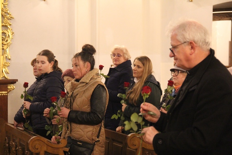 Zakliczyn. Wprowadzenie relikwii św. Rity do kościoła św. Idziego