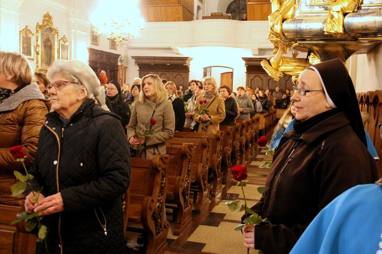 Zakliczyn. Wprowadzenie relikwii św. Rity do kościoła św. Idziego