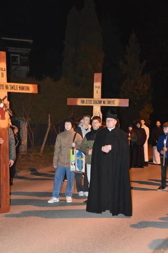 Dębica-Latoszyn. Droga Krzyżowa ulicami parafii