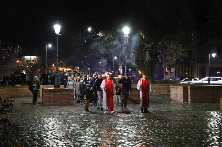 Droga Krzyżowa w głogowskiej fosie miejskiej