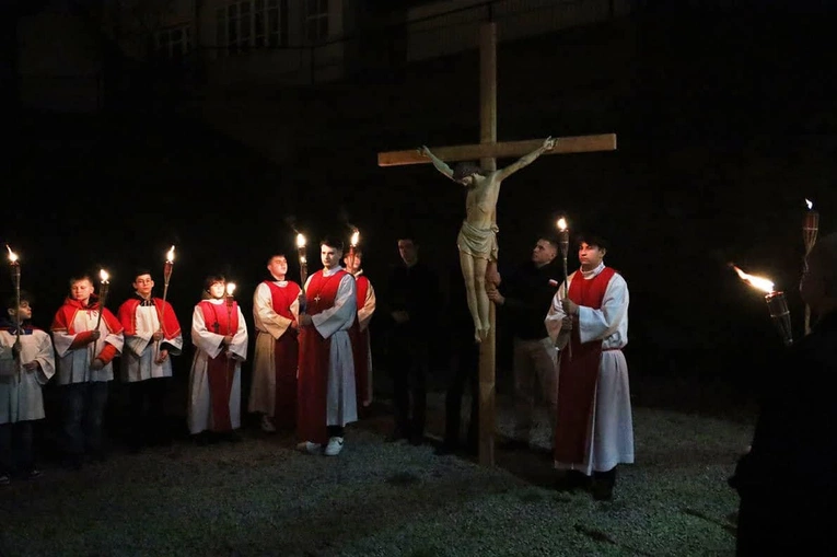 Droga Krzyżowa w głogowskiej fosie miejskiej