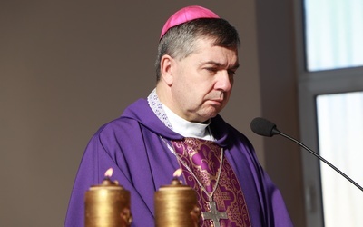 Administrator apostolski diecezji łowickiej prosi o szturm do nieba w intencji diecezji.