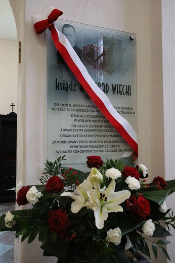 Odsłonięto tablicę upamiętniającą ks. Bernarda Wieckiego